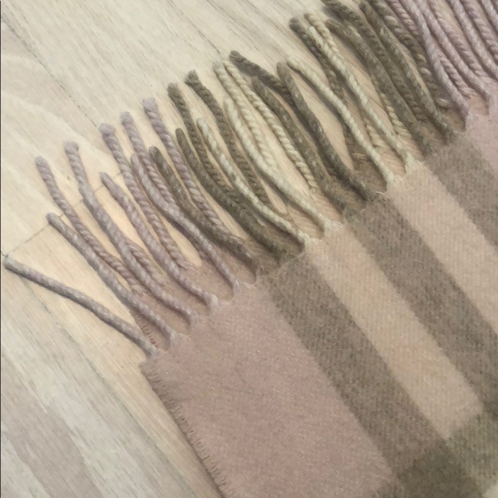 Burberry Nova Check Cashmere Scarf - Picture 2 of 6